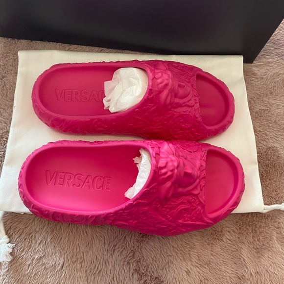 Pink Versace medusa slides - Picture 4 of 4